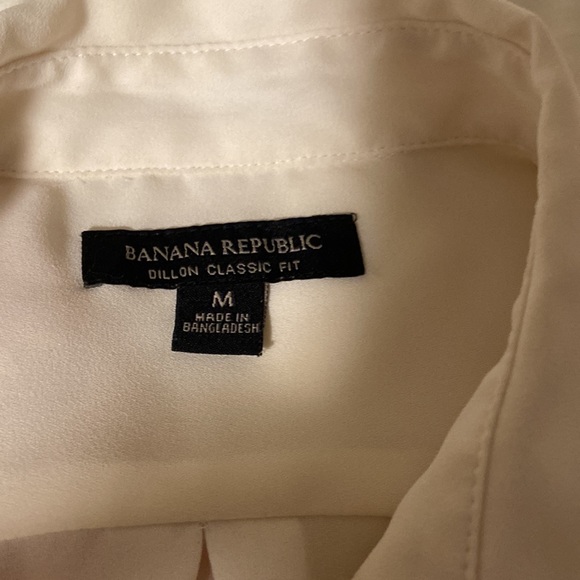 Selling a bundle of (4) banana republic blouses in excellent condition! - Picture 10 of 10